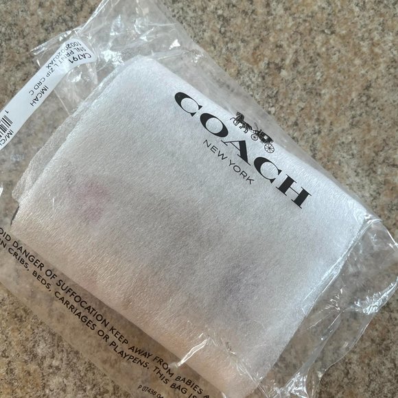 Coach Handbags - COACH / CARD CASE WITH SNAIL PRINT / 100% Authentic / BRAND NEW